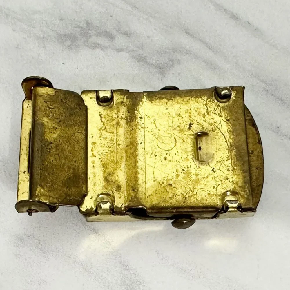 Unbranded gold tone